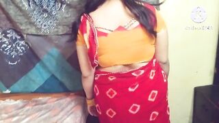 Shaadi Mai jaane se pehle wife ki thukai.Very cute sexy Indian housewife and very cute sexy lady