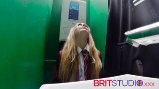 Gloryhole: 18 year old college girl sucks cock